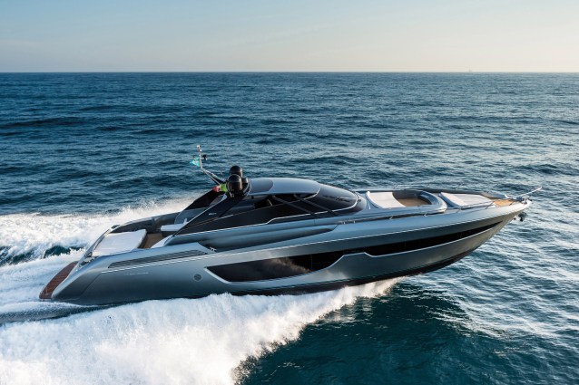 The New Riva Bahamas 76
Ph: Guido Cantini / SeaSee.com