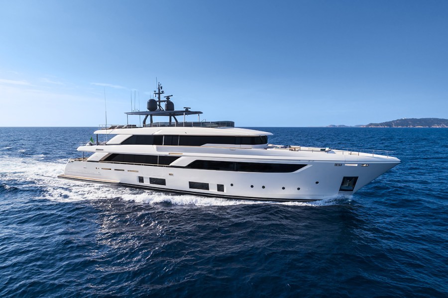 Custom Line Navetta 42.jpg